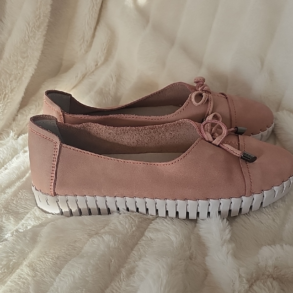 bernie mev. Pink Women's Flats with White Sole